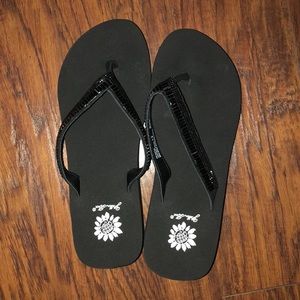 Yellow Box Black Shoes